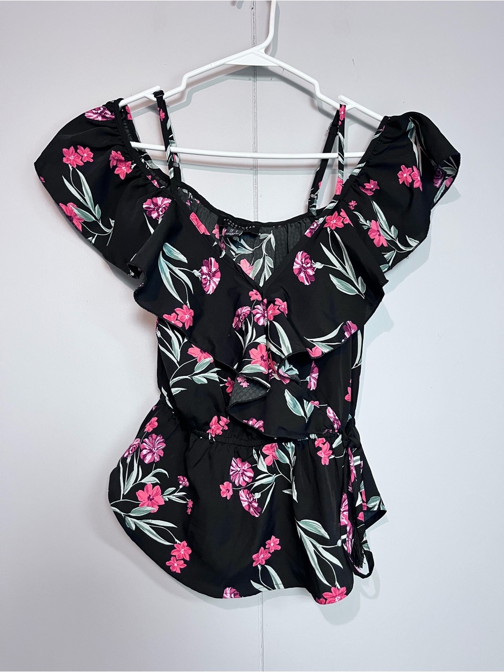 Streetwear Society Floral Ruffle Romper – Black & Pink – Size S